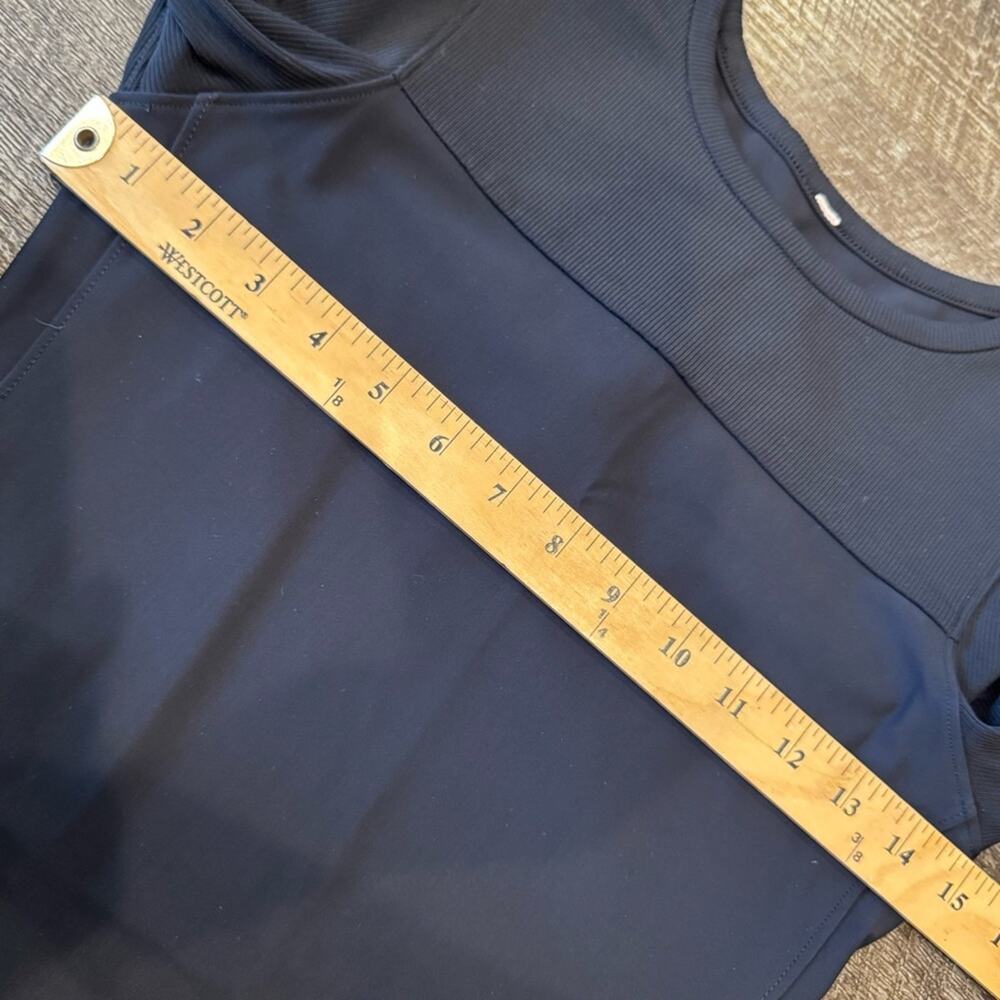 Lululemon Out Of This World Dress Midi Half Sleeve Bodycon Black Dress Size 4-6 - Picture 6 of 6